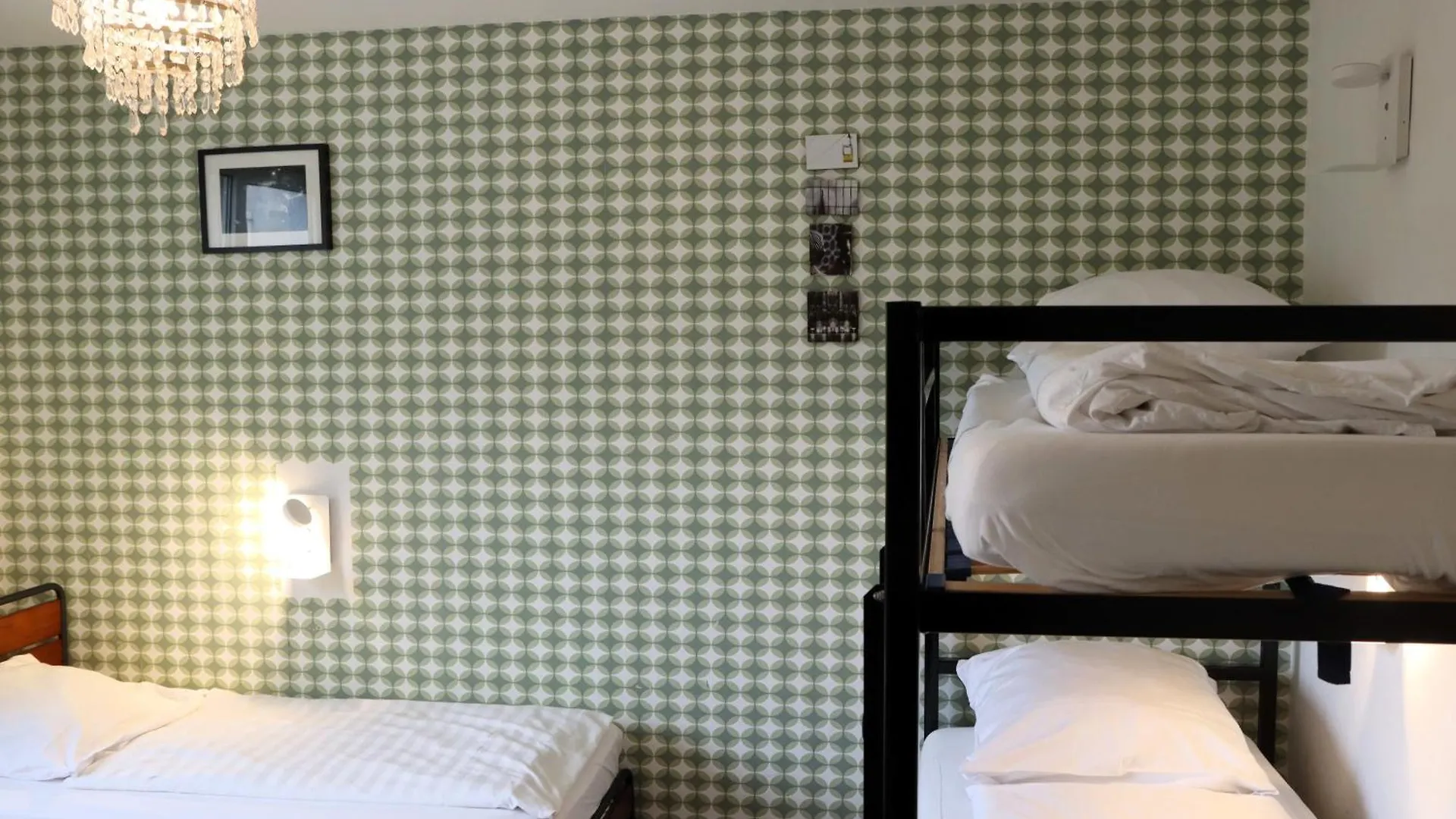 Weltempfaenger Backpacker Hostel Colonia