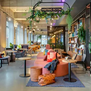 Moxy Ostbahnhof Отель Берлин