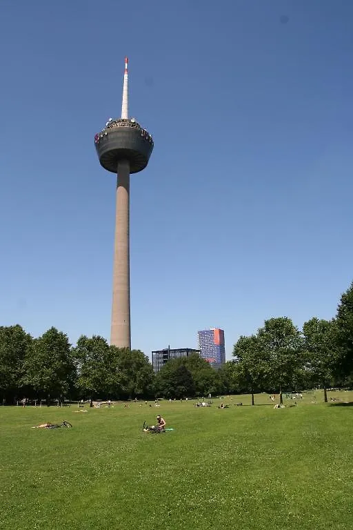 Weltempfaenger Backpacker Hostel Cologne