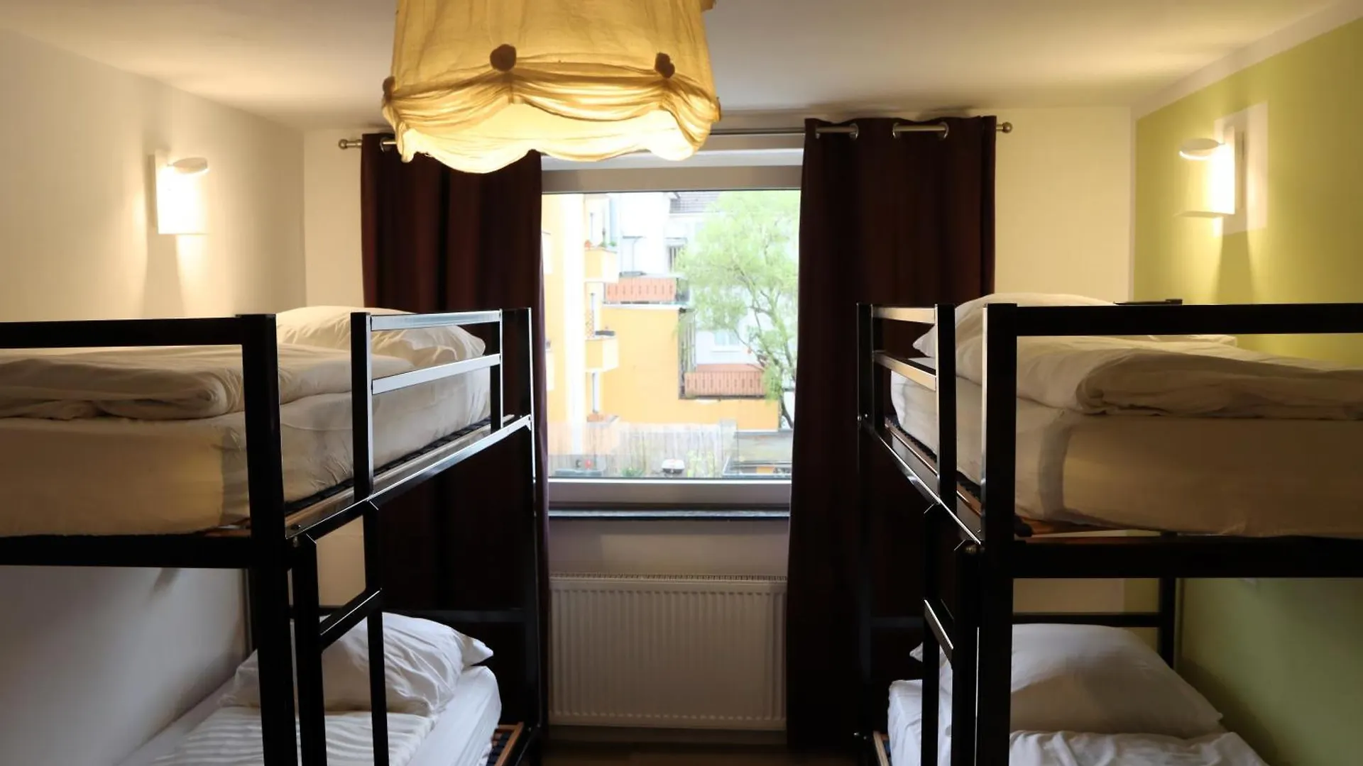 Weltempfaenger Backpacker Hostel كولونيا ألمانيا